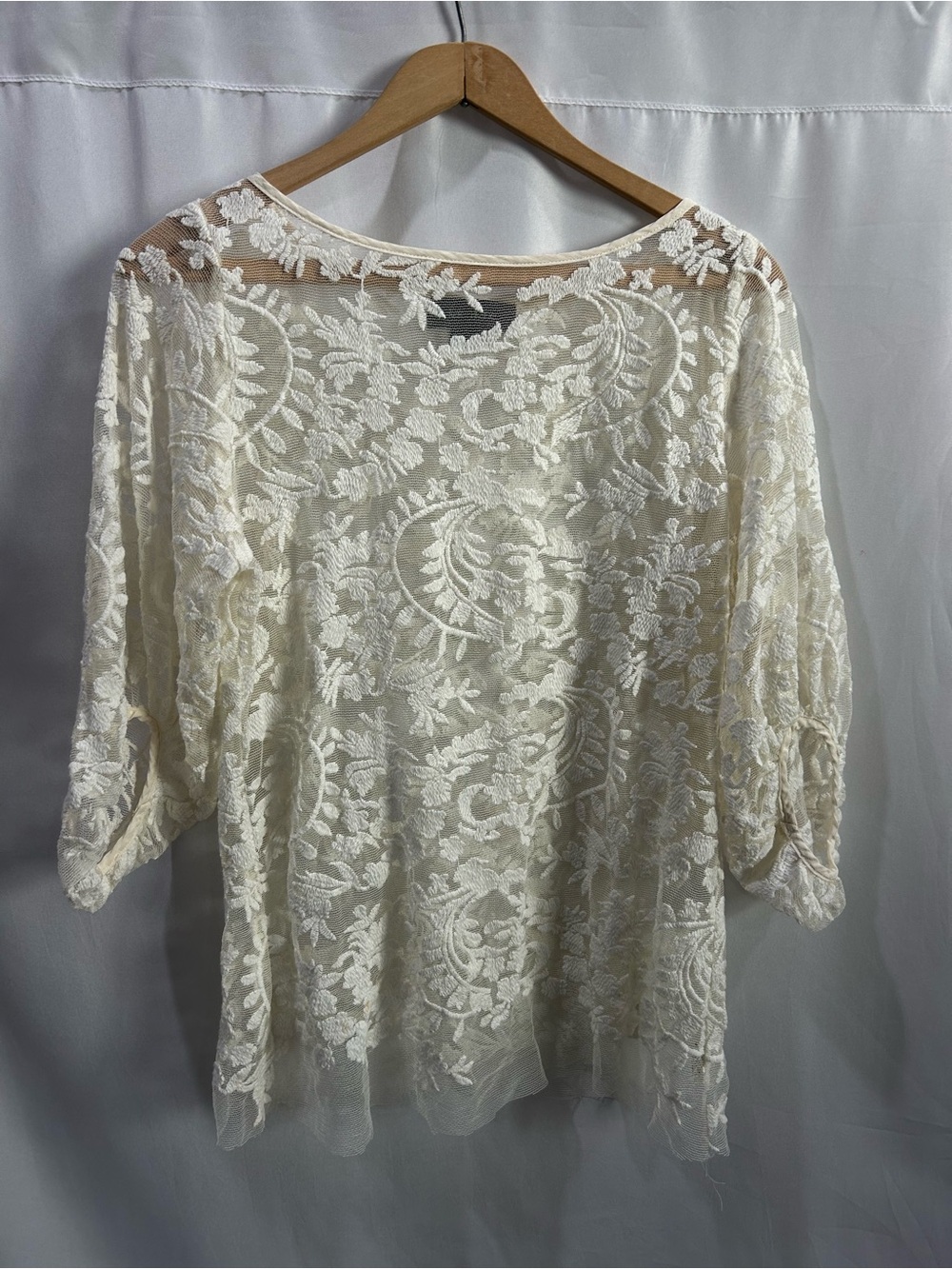 Karen Kane Ivory Lace Floral Embroidered EUC
